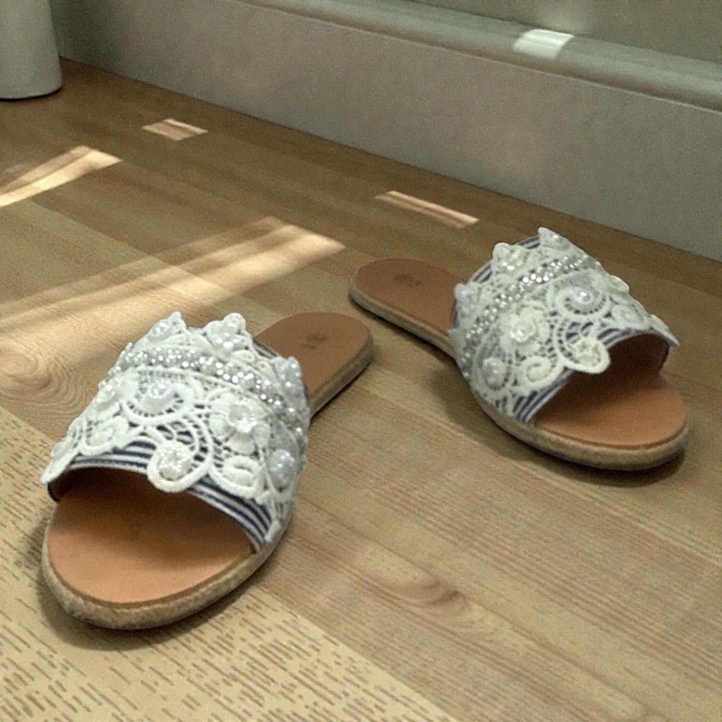 NWOT Women’s Lace Embellished Flat Slide Sandals