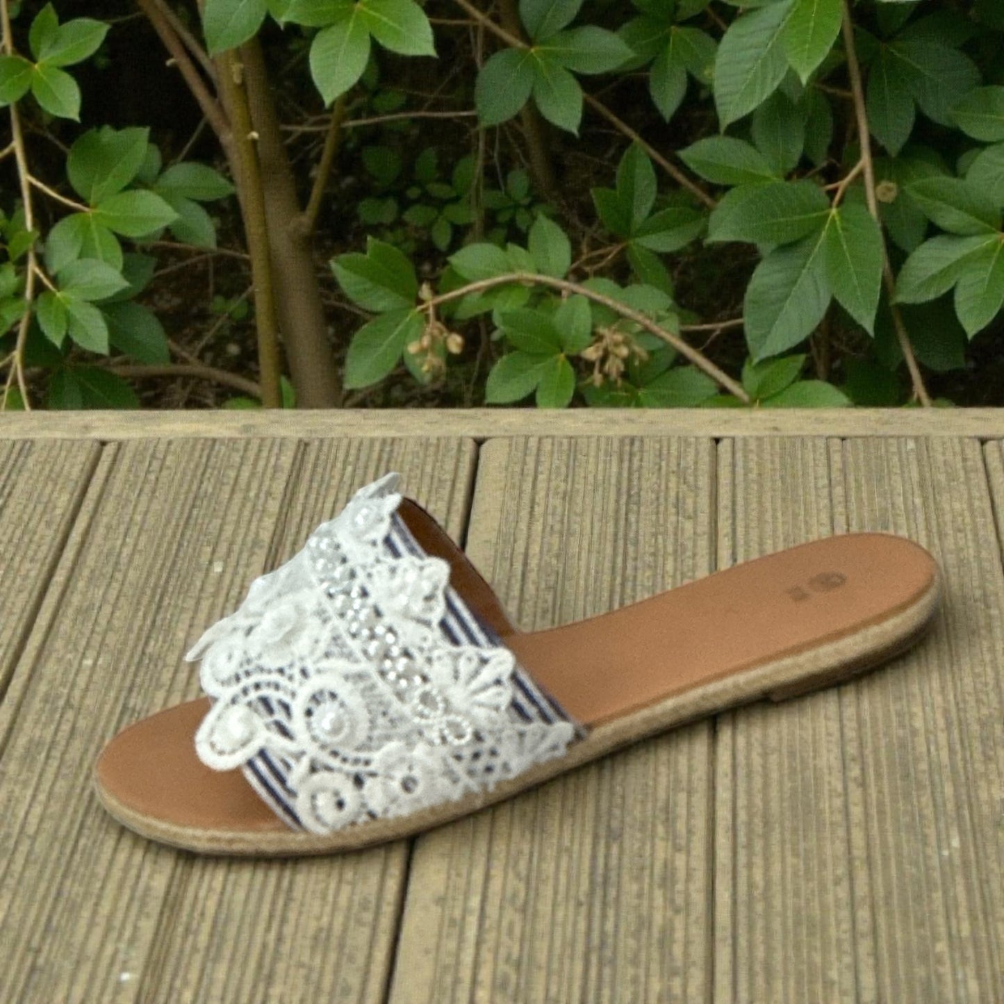 NWOT Women’s Lace Embellished Flat Slide Sandals